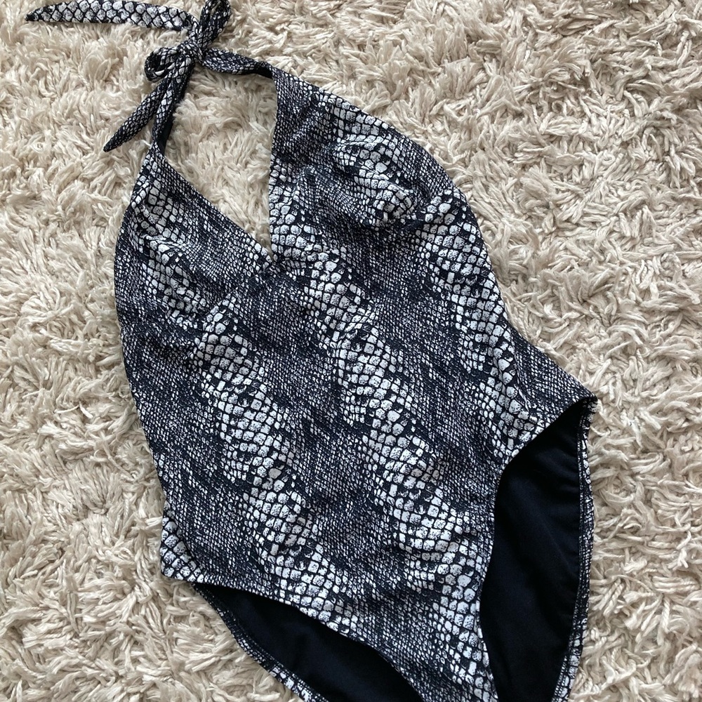 Bathing suit